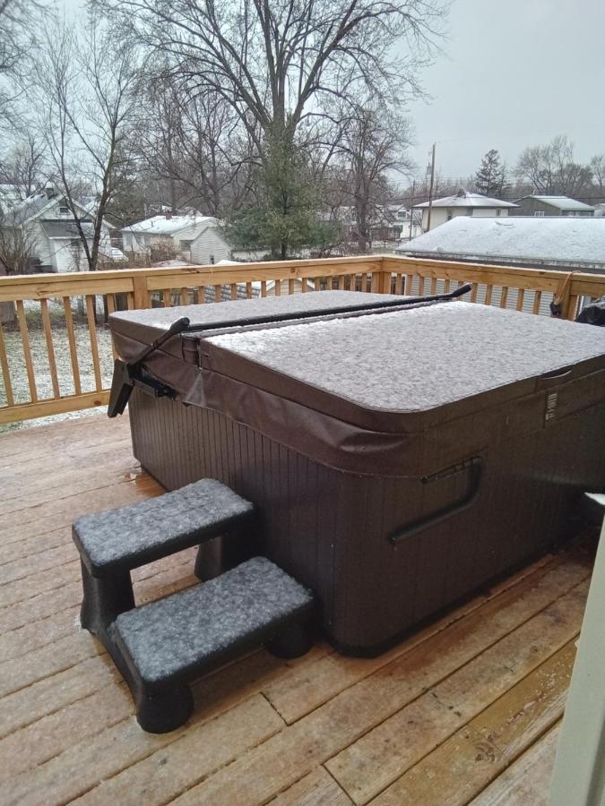 Outdoor Hot Tub&Cozy King Bed Appartement Lansing Buitenkant foto