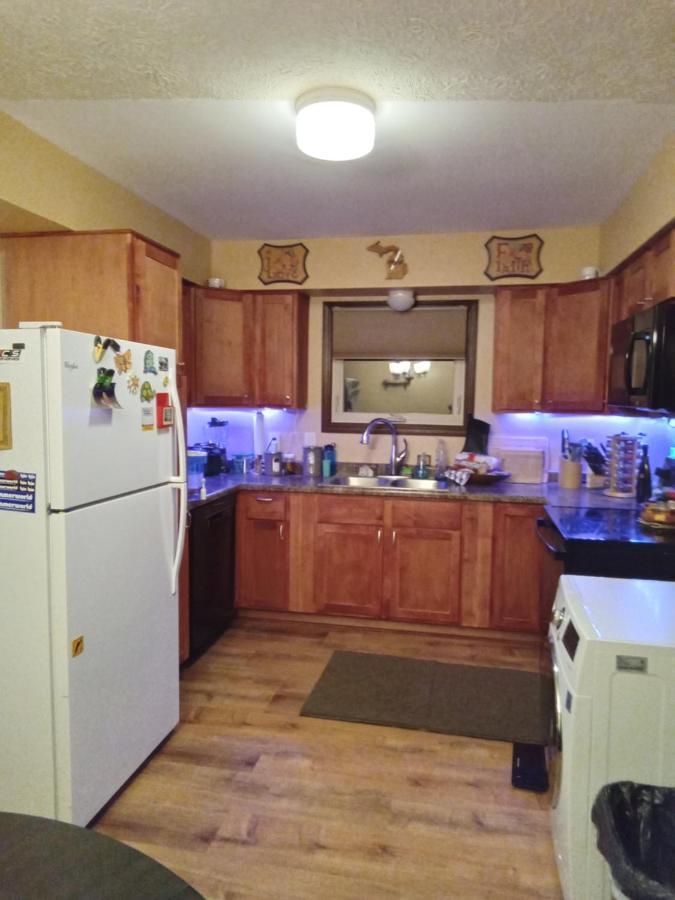 Outdoor Hot Tub&Cozy King Bed Appartement Lansing Buitenkant foto