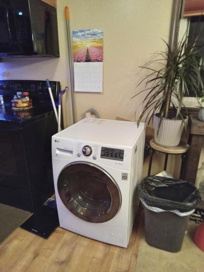 Outdoor Hot Tub&Cozy King Bed Appartement Lansing Buitenkant foto