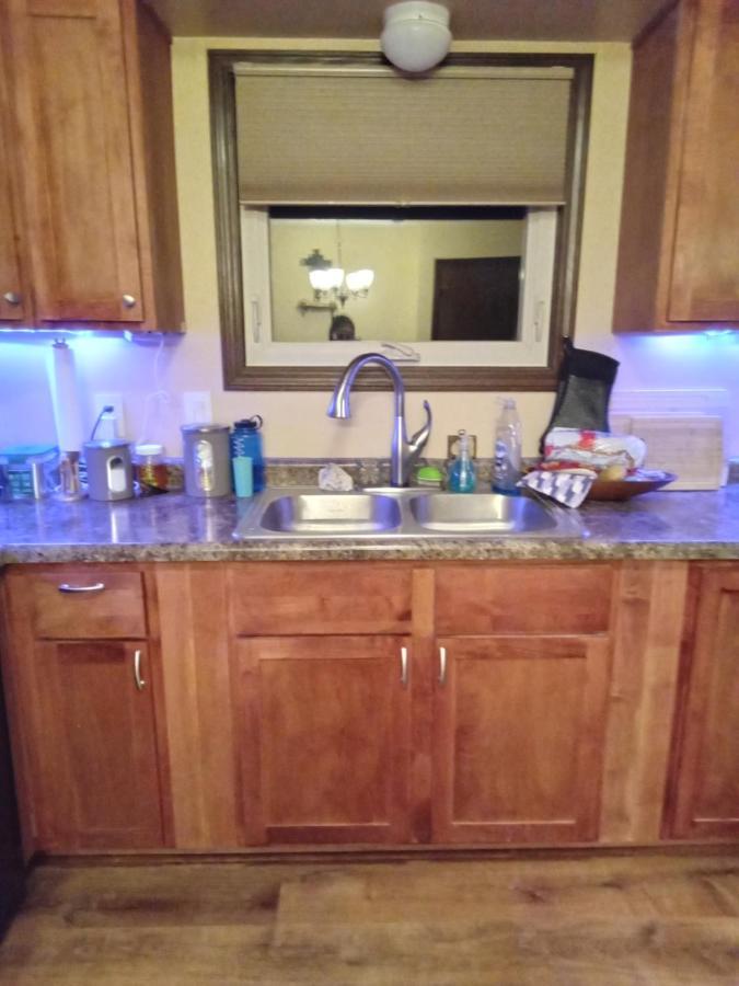 Outdoor Hot Tub&Cozy King Bed Appartement Lansing Buitenkant foto