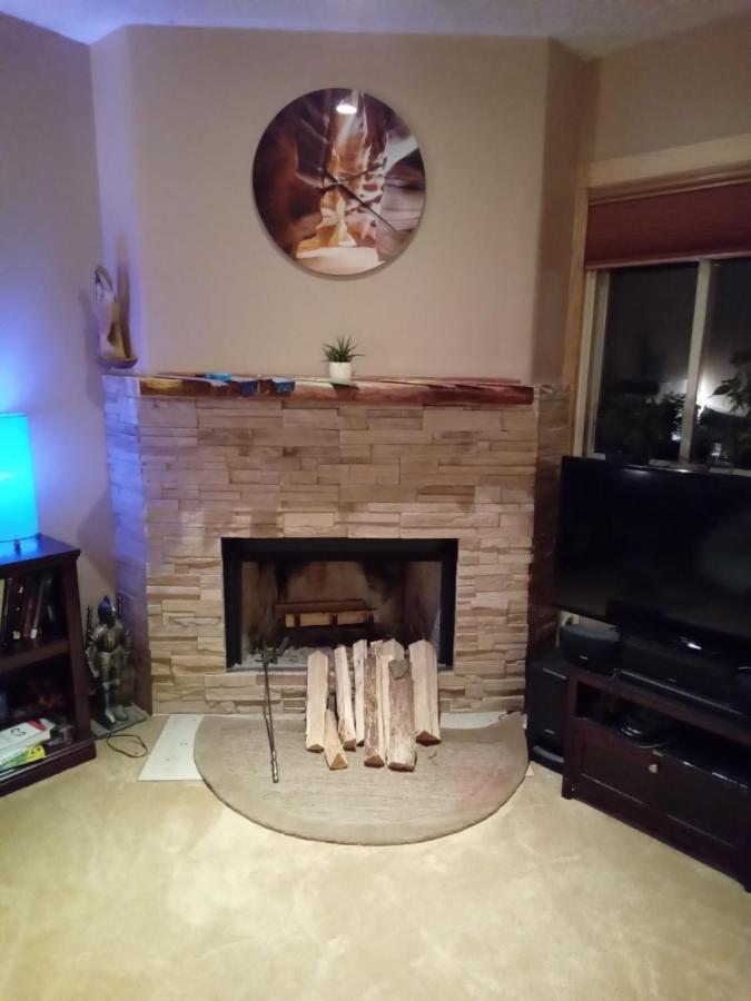 Outdoor Hot Tub&Cozy King Bed Appartement Lansing Buitenkant foto